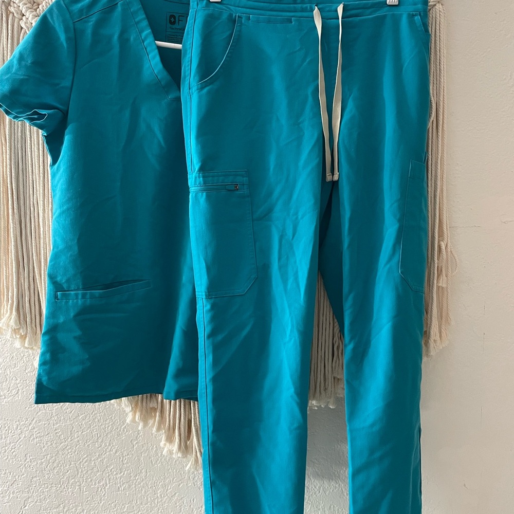 Figs Teal set